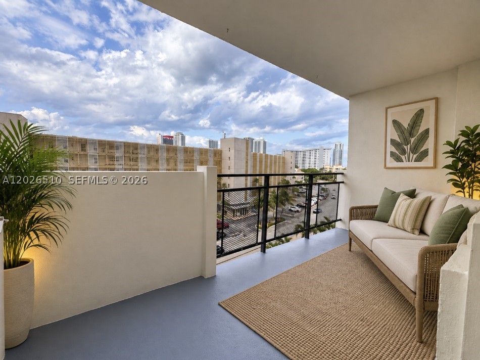 401 Golden Isles Dr #614, Hallandale Beach FL 33009