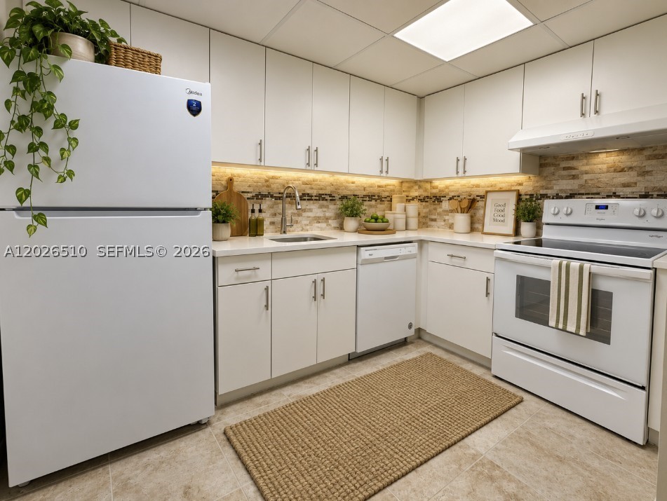 401 Golden Isles Dr #614, Hallandale Beach FL 33009