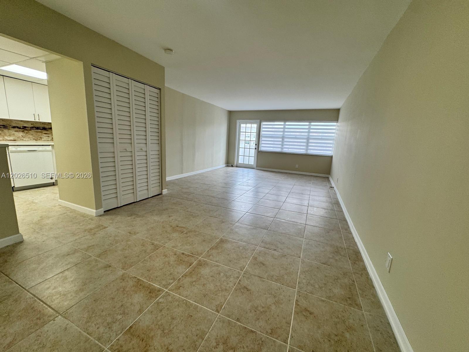 401 Golden Isles Dr #614, Hallandale Beach FL 33009