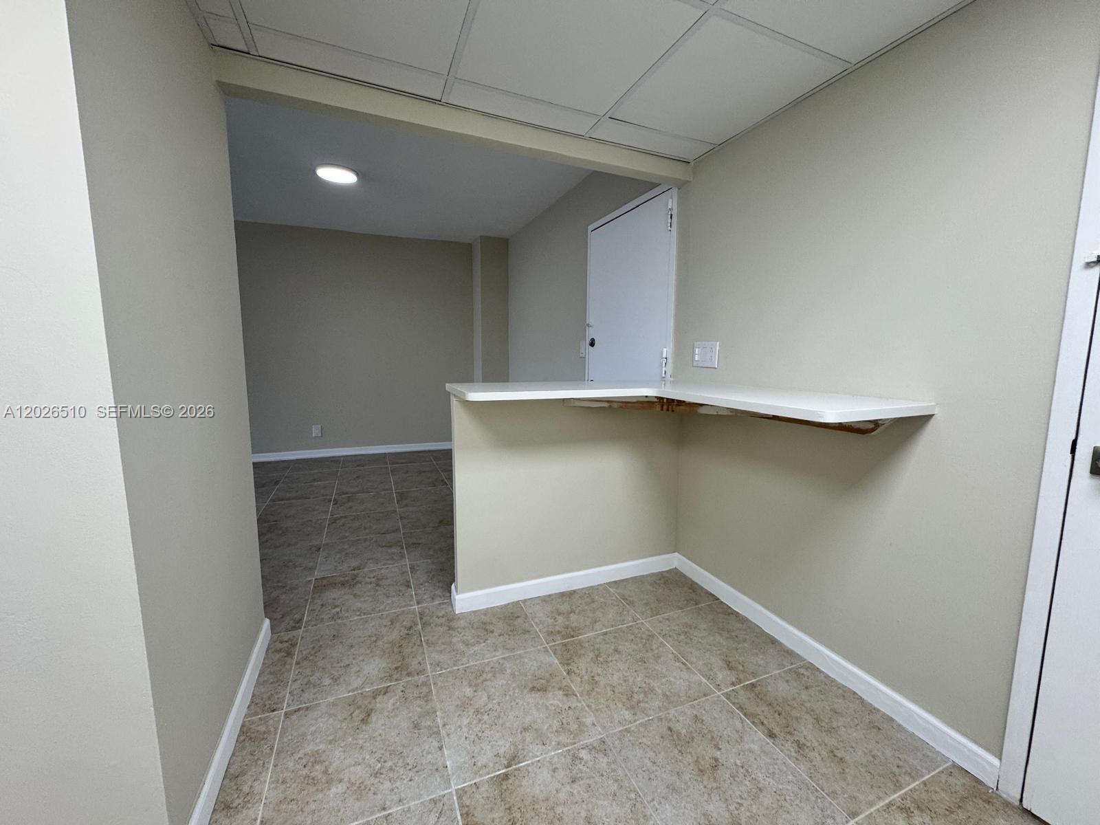 401 Golden Isles Dr #614, Hallandale Beach FL 33009