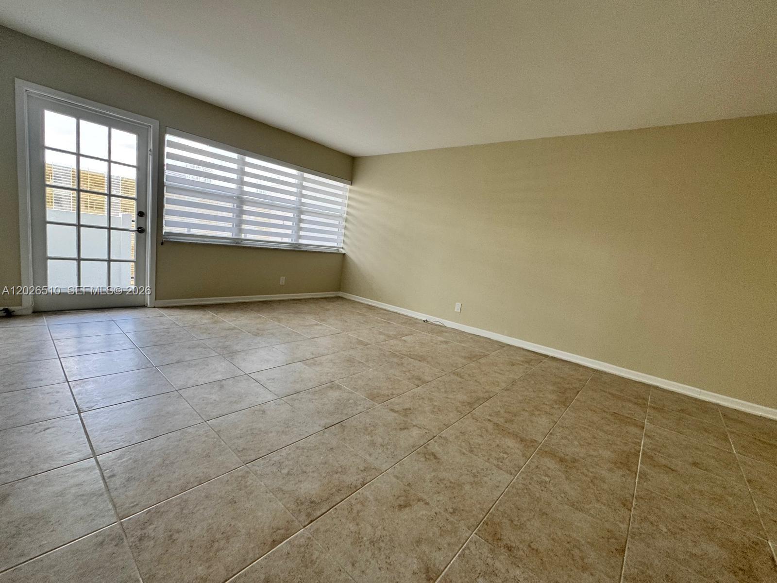 401 Golden Isles Dr #614, Hallandale Beach FL 33009