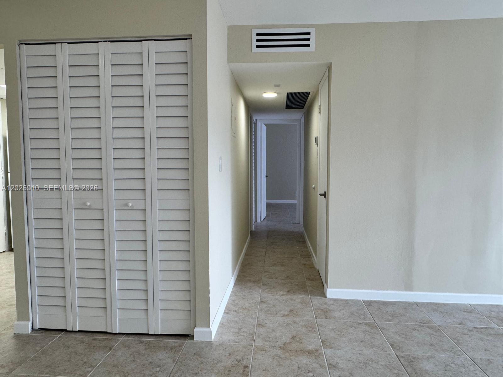 401 Golden Isles Dr #614, Hallandale Beach FL 33009