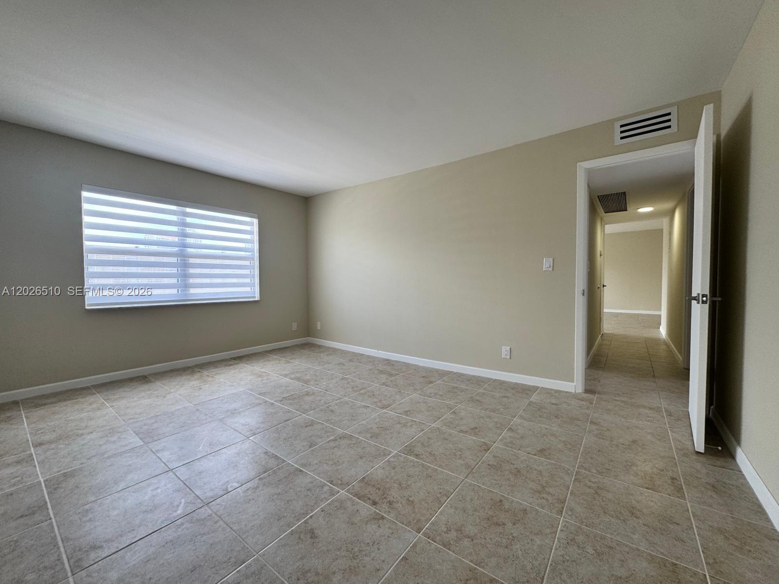 401 Golden Isles Dr #614, Hallandale Beach FL 33009