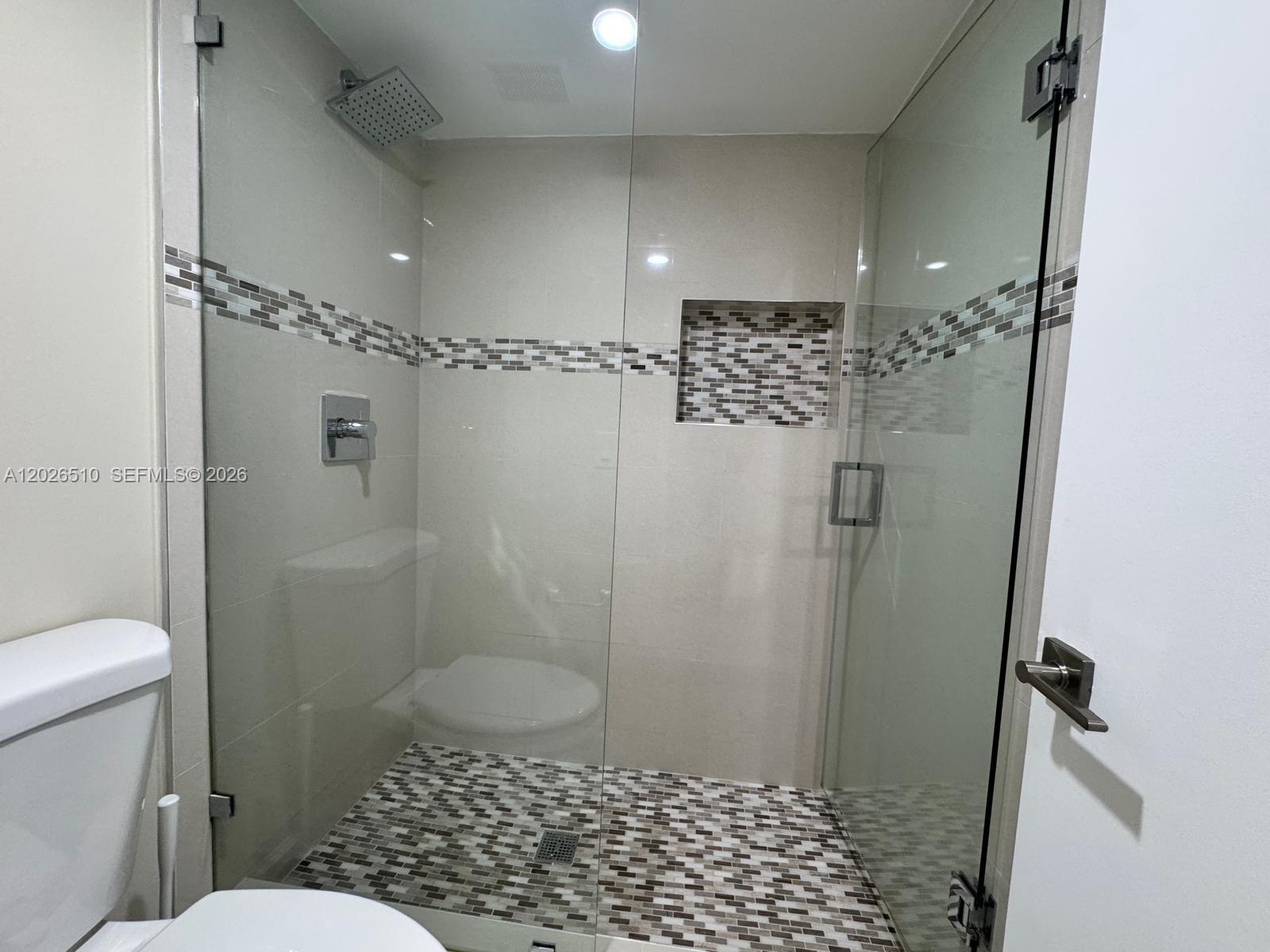401 Golden Isles Dr #614, Hallandale Beach FL 33009