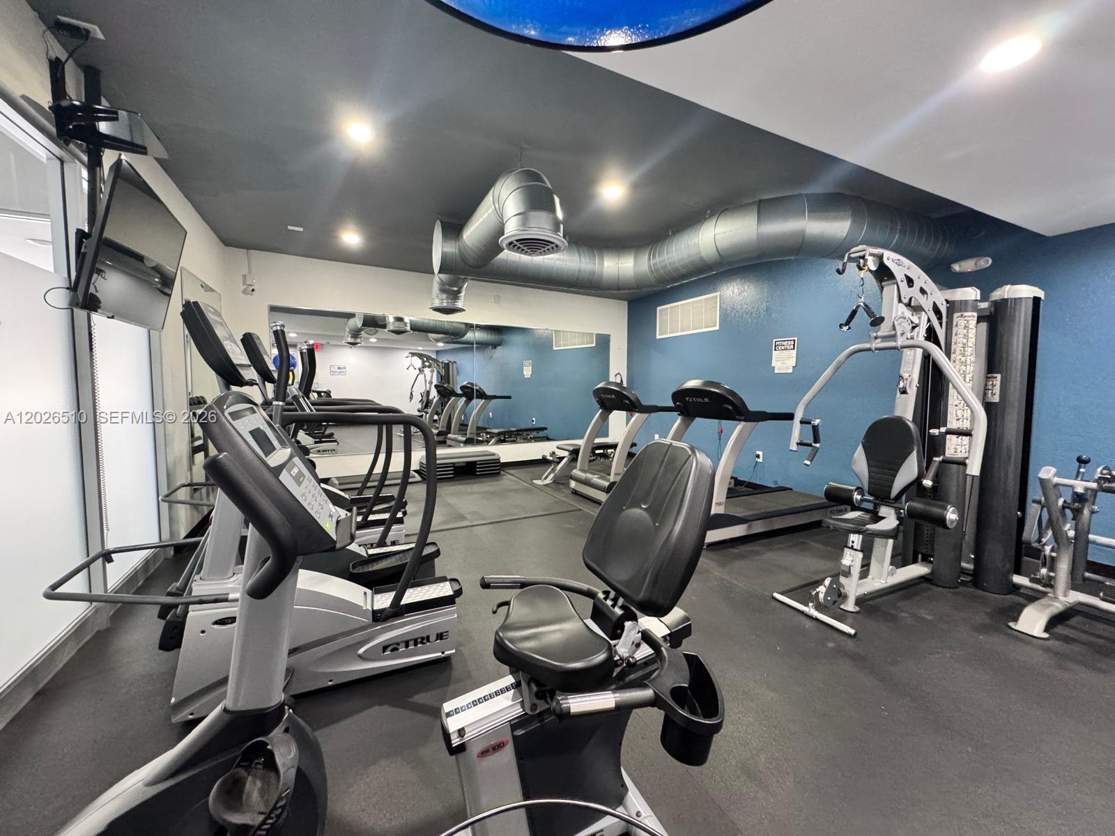 401 Golden Isles Dr #614, Hallandale Beach FL 33009