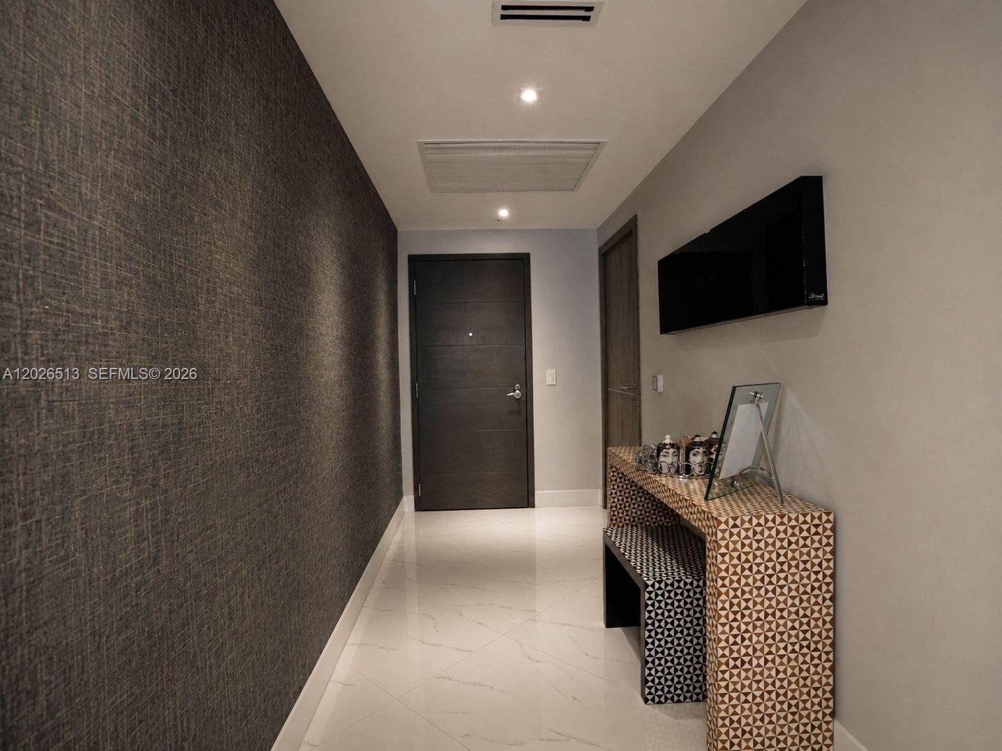 17111 Biscayne Blvd #1109, North Miami Beach FL 33160