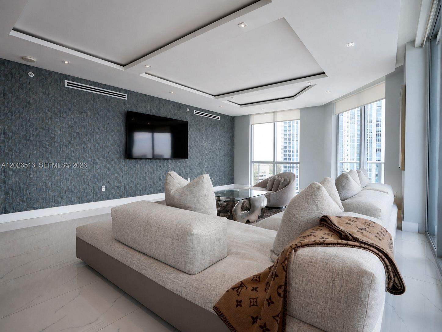 17111 Biscayne Blvd #1109, North Miami Beach FL 33160