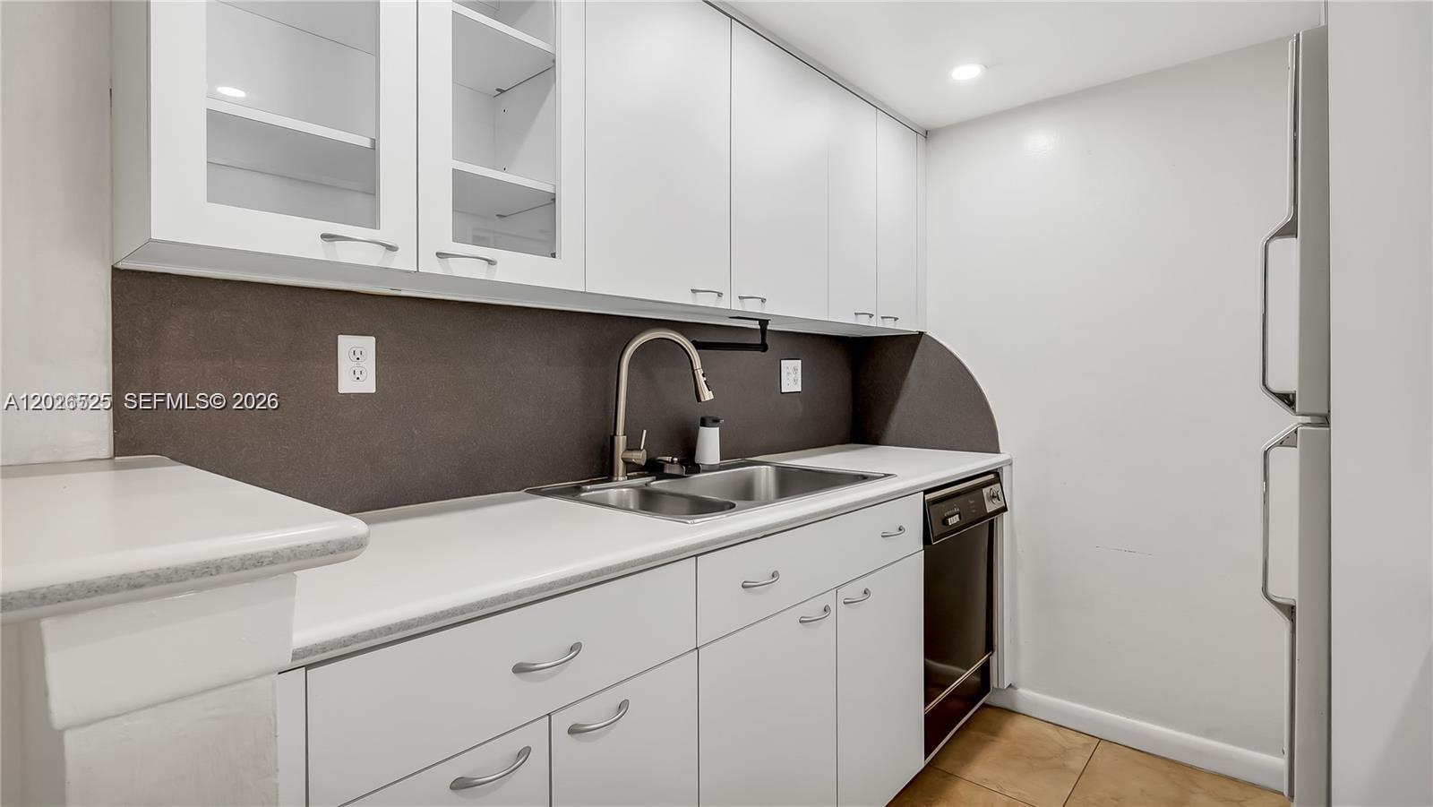 7200 Fairway Dr #H12, Miami Lakes FL 33014