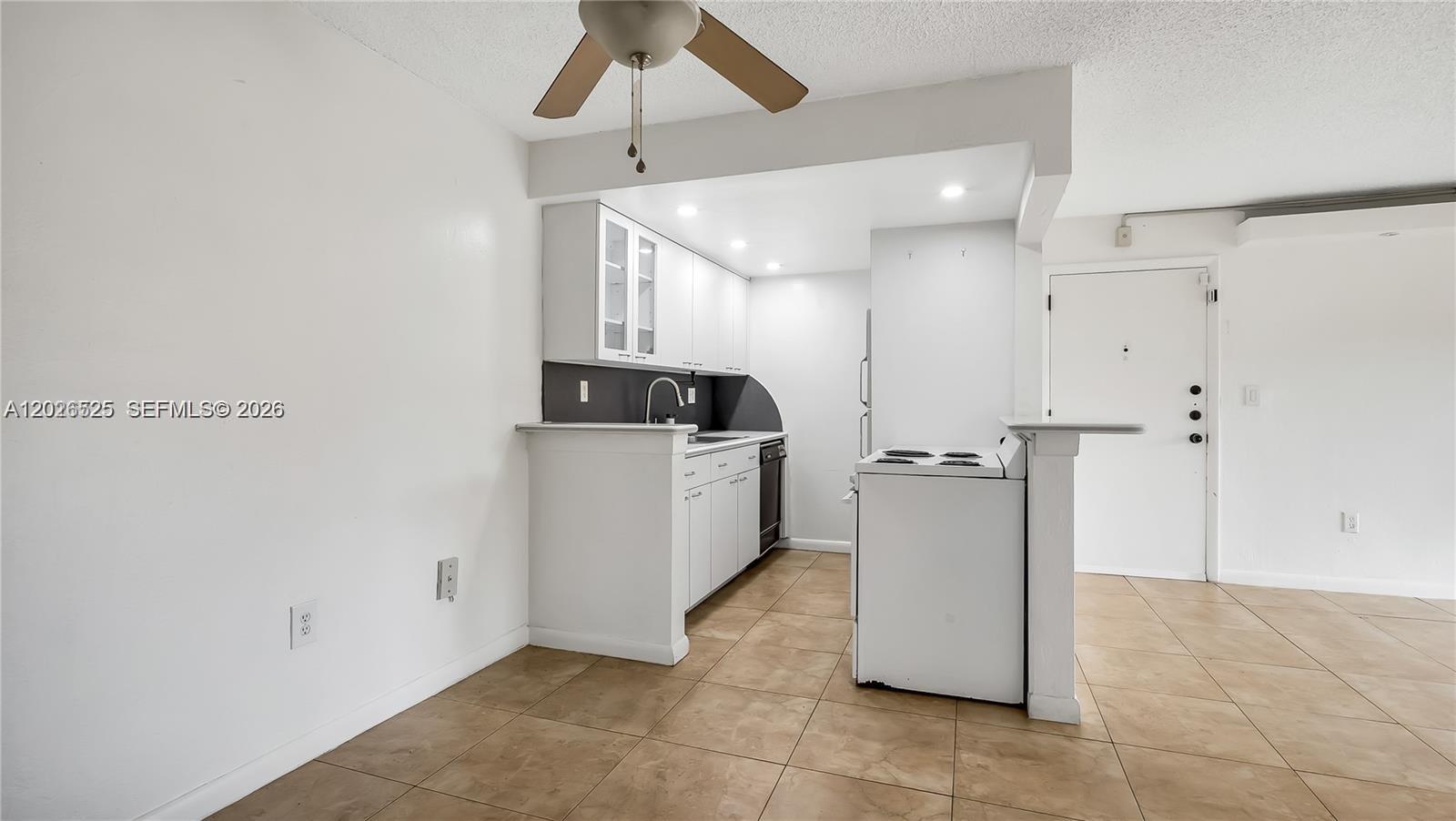 7200 Fairway Dr #H12, Miami Lakes FL 33014