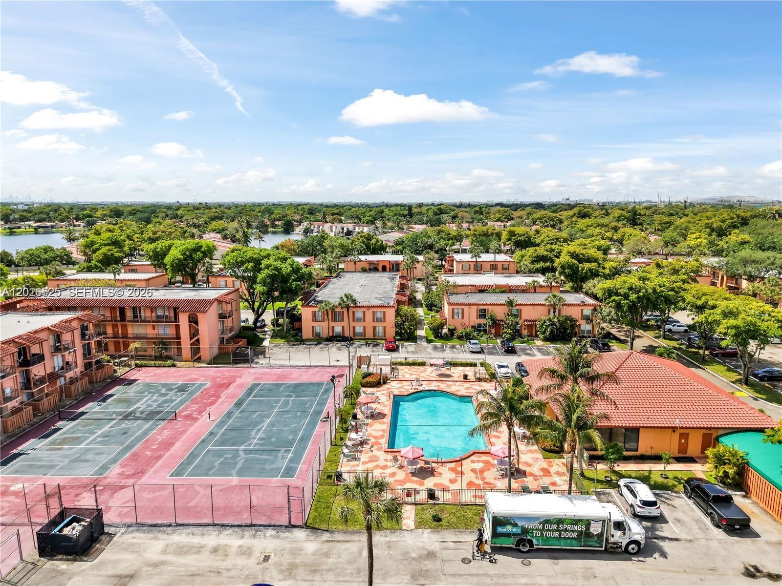7200 Fairway Dr #H12, Miami Lakes FL 33014