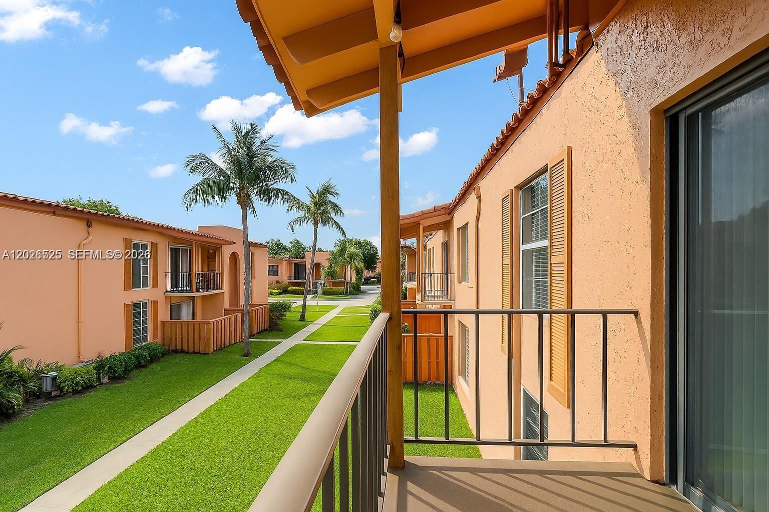 7200 Fairway Dr #H12, Miami Lakes FL 33014