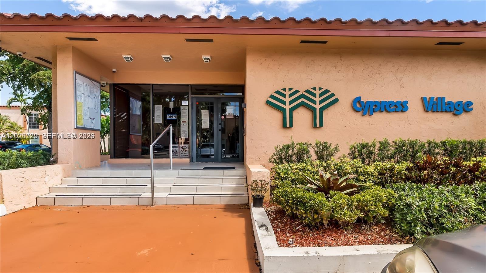 7200 Fairway Dr #H12, Miami Lakes FL 33014