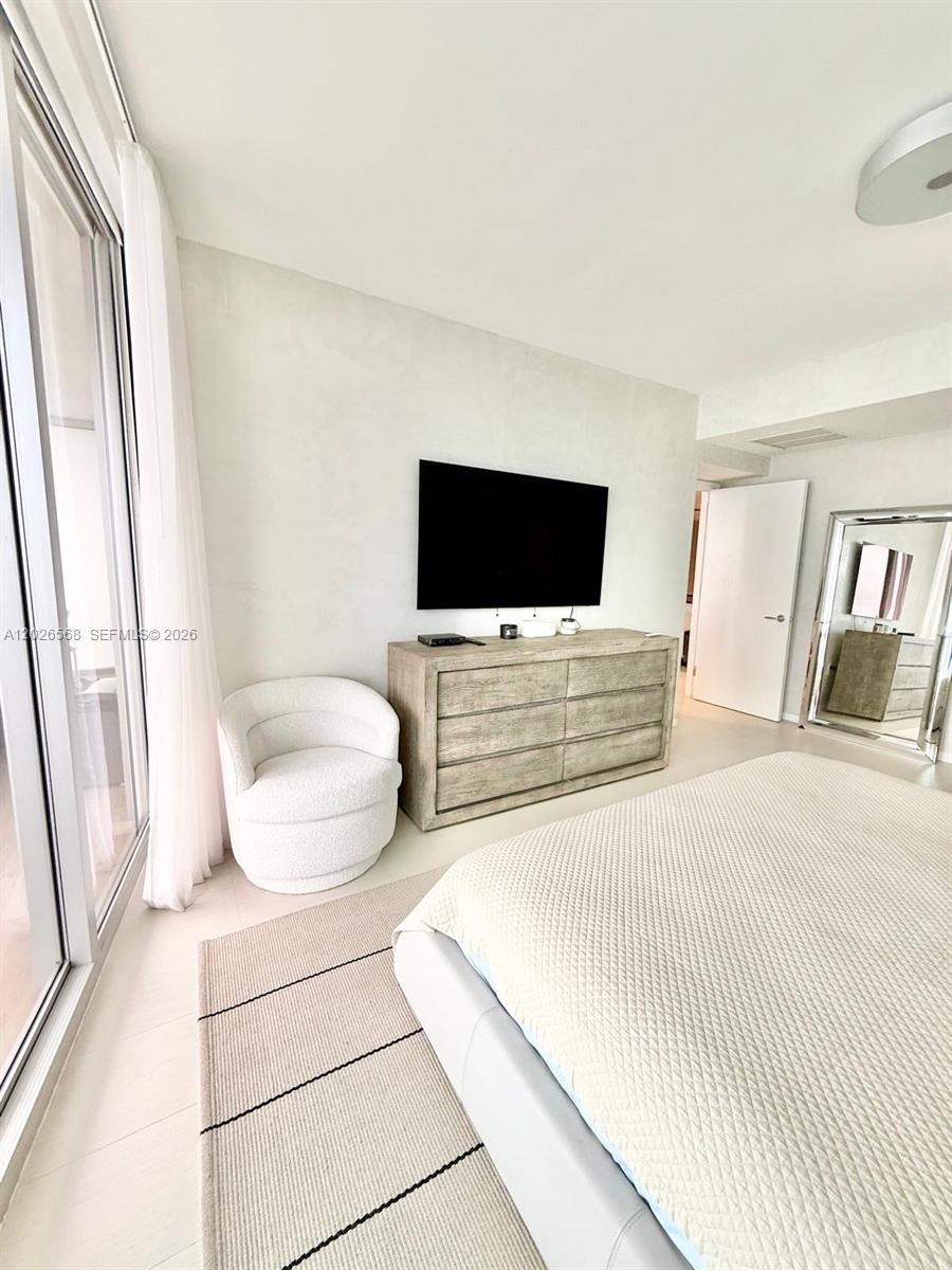 17121 Collins Ave #1207, Sunny Isles Beach FL 33160