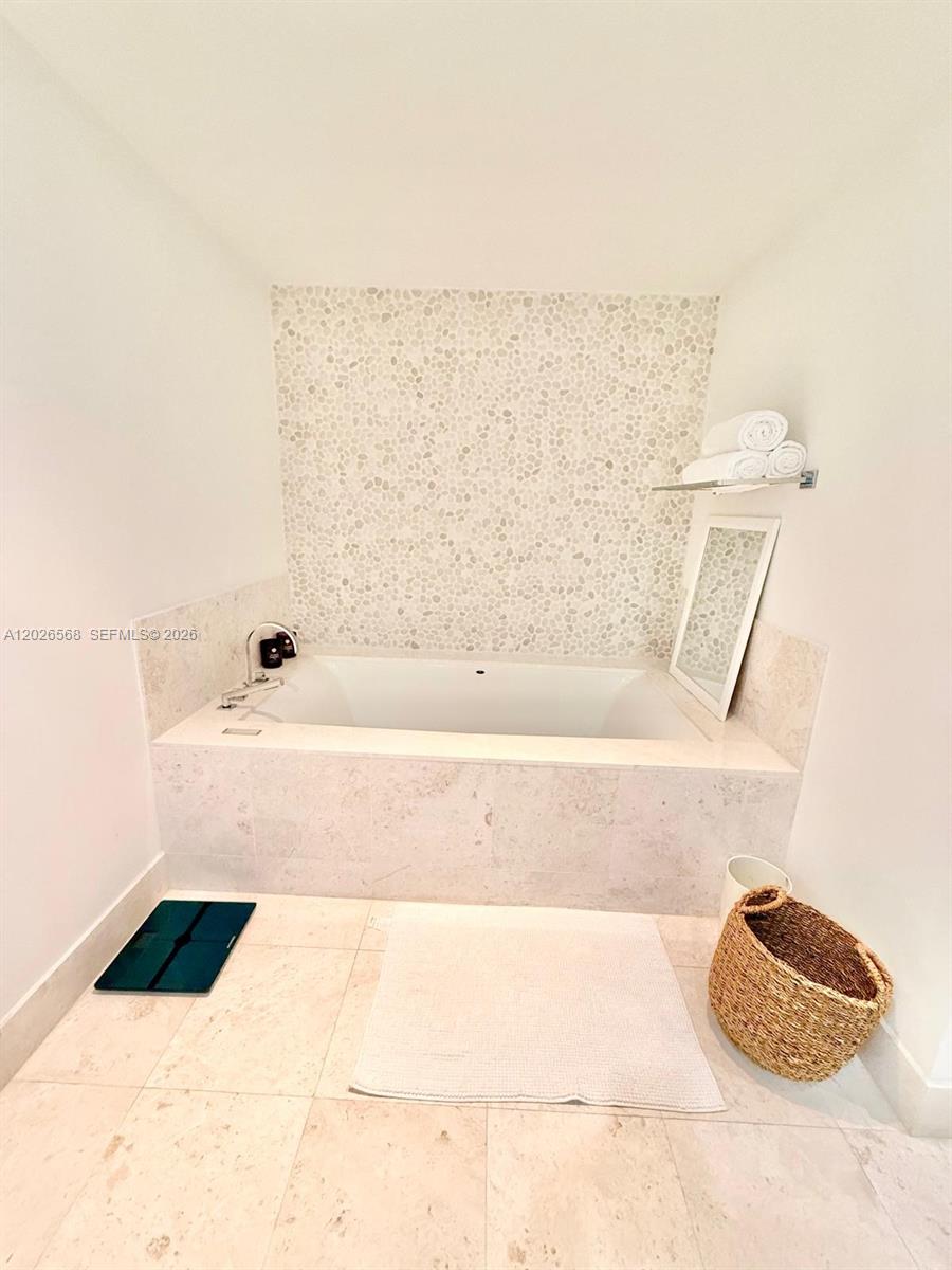 17121 Collins Ave #1207, Sunny Isles Beach FL 33160