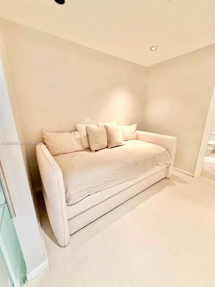 17121 Collins Ave #1207, Sunny Isles Beach FL 33160