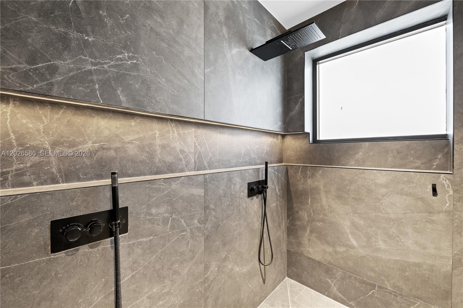 3294 NE 211th Ter, Aventura FL 33180