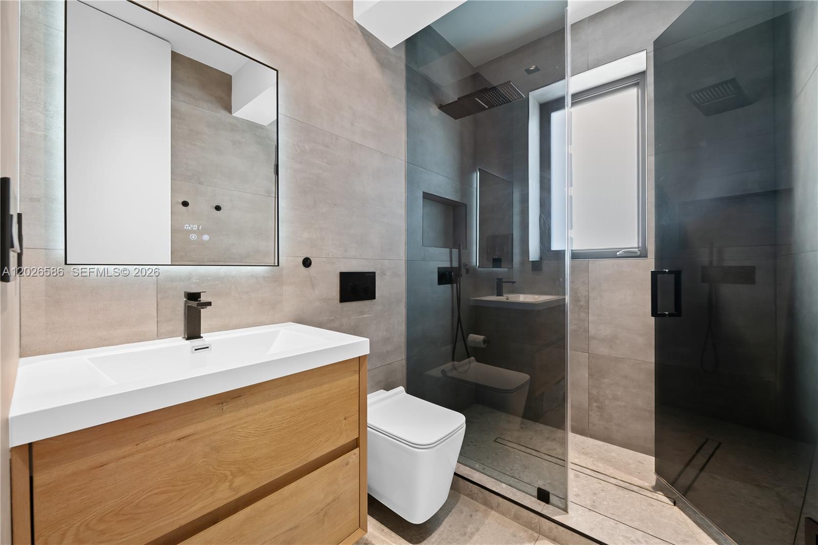 3294 NE 211th Ter, Aventura FL 33180