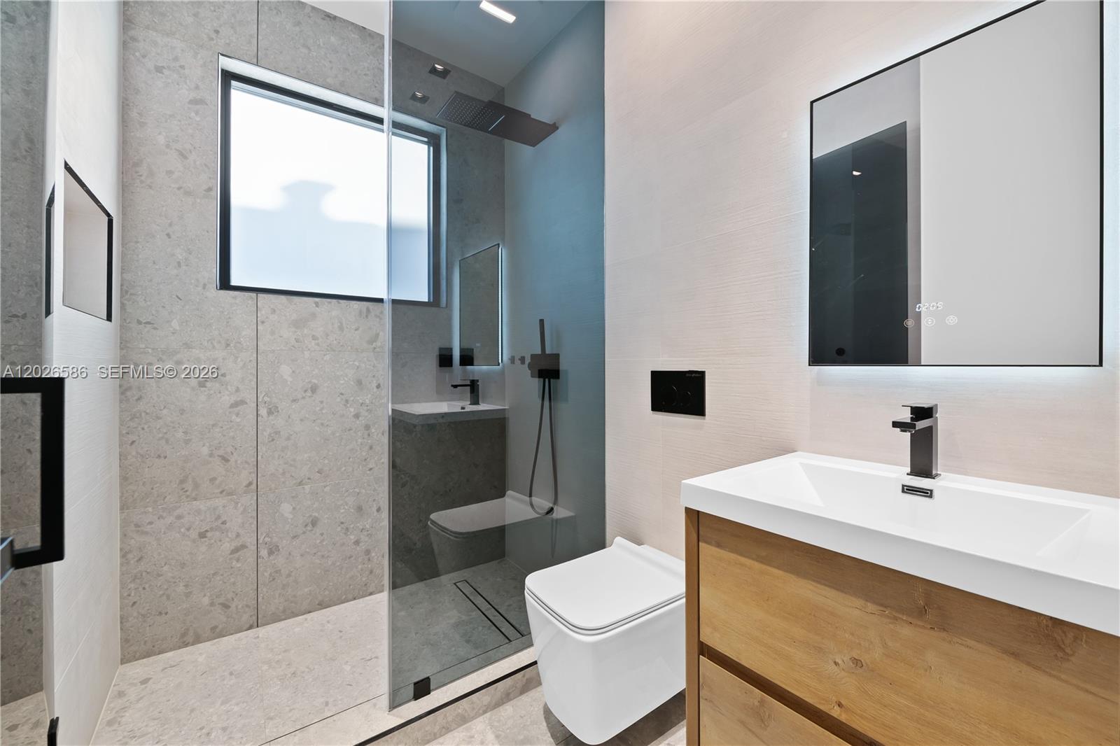 3294 NE 211th Ter, Aventura FL 33180