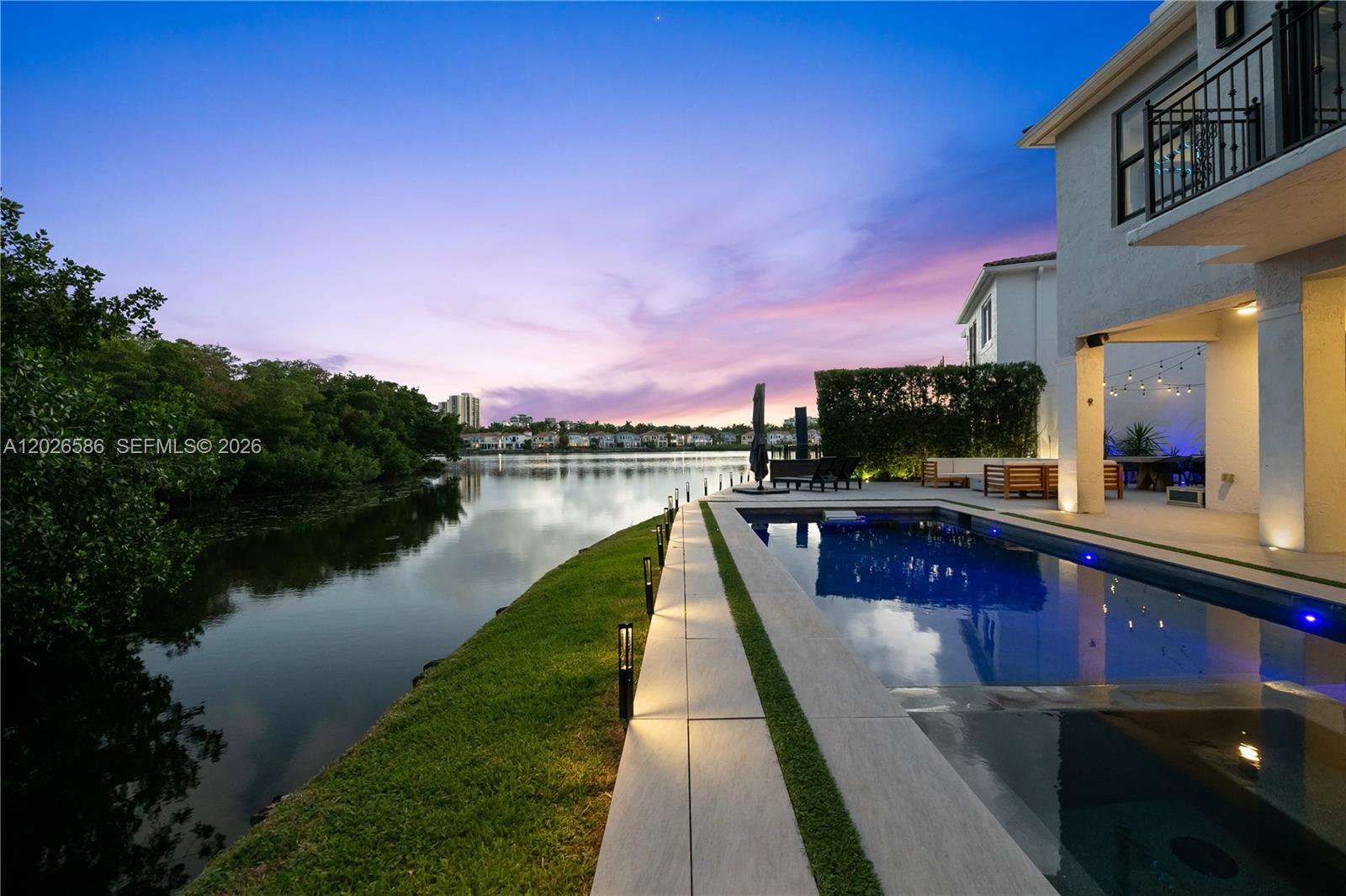 3294 NE 211th Ter, Aventura FL 33180