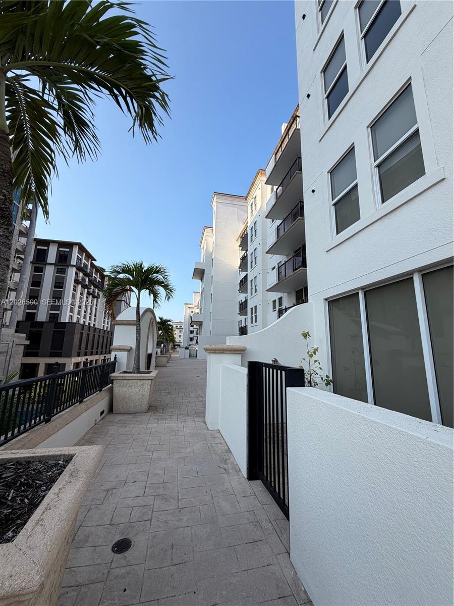 4100 Salzedo St #508, Coral Gables FL 33146