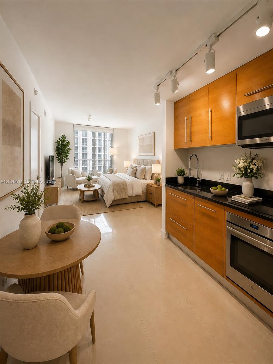 475 Brickell Ave #3010, Miami FL 33131