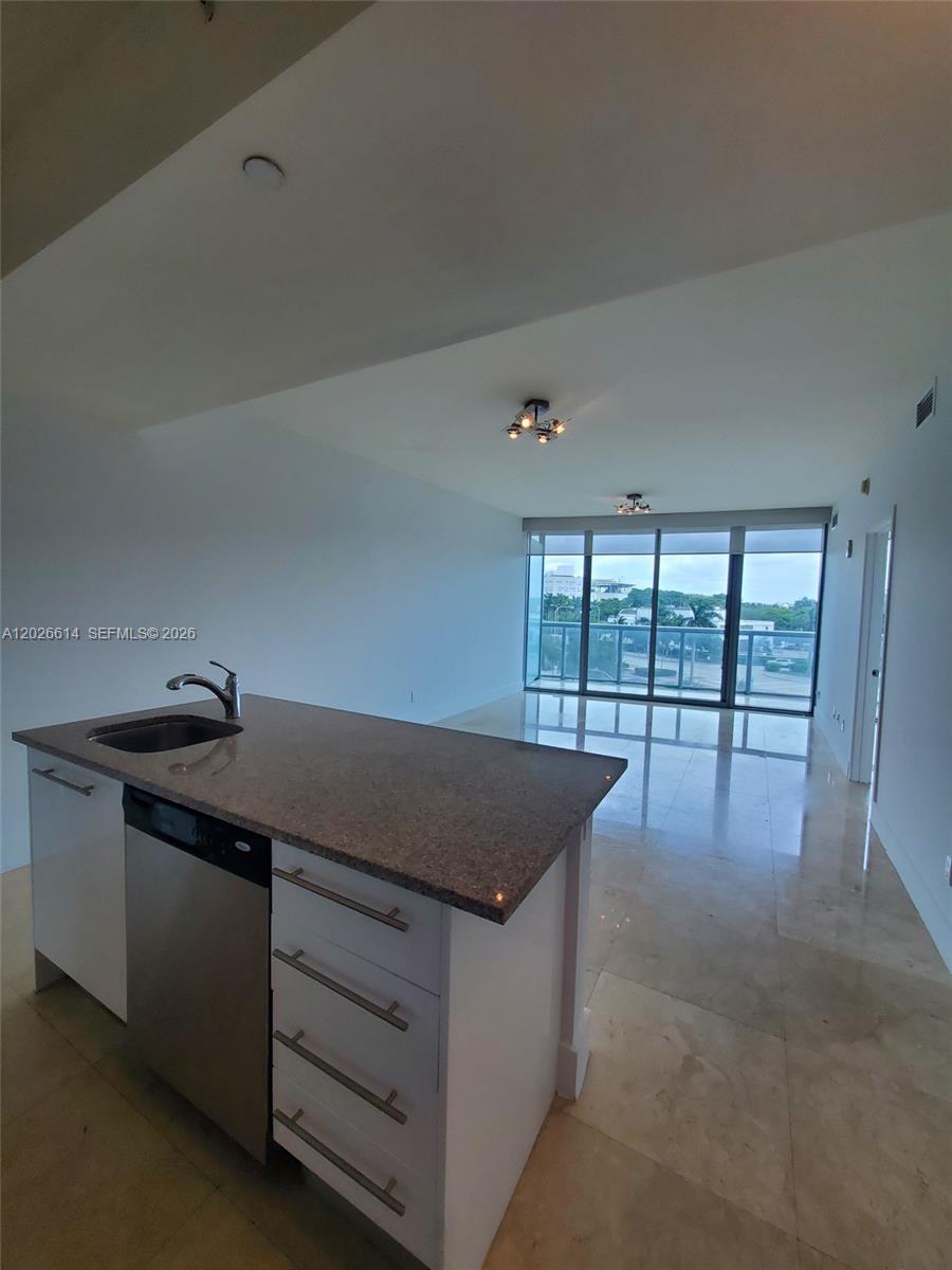 888 Biscayne Blvd #311, Miami FL 33132