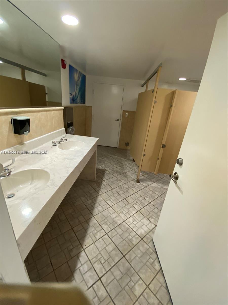 2011 N Ocean Blvd #605, Fort Lauderdale FL 33305