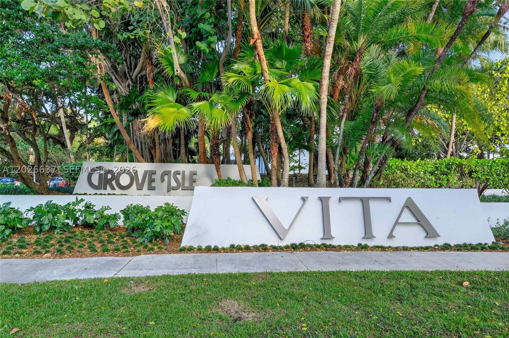 2 Grove Isle Dr #B1706, Miami FL 33133