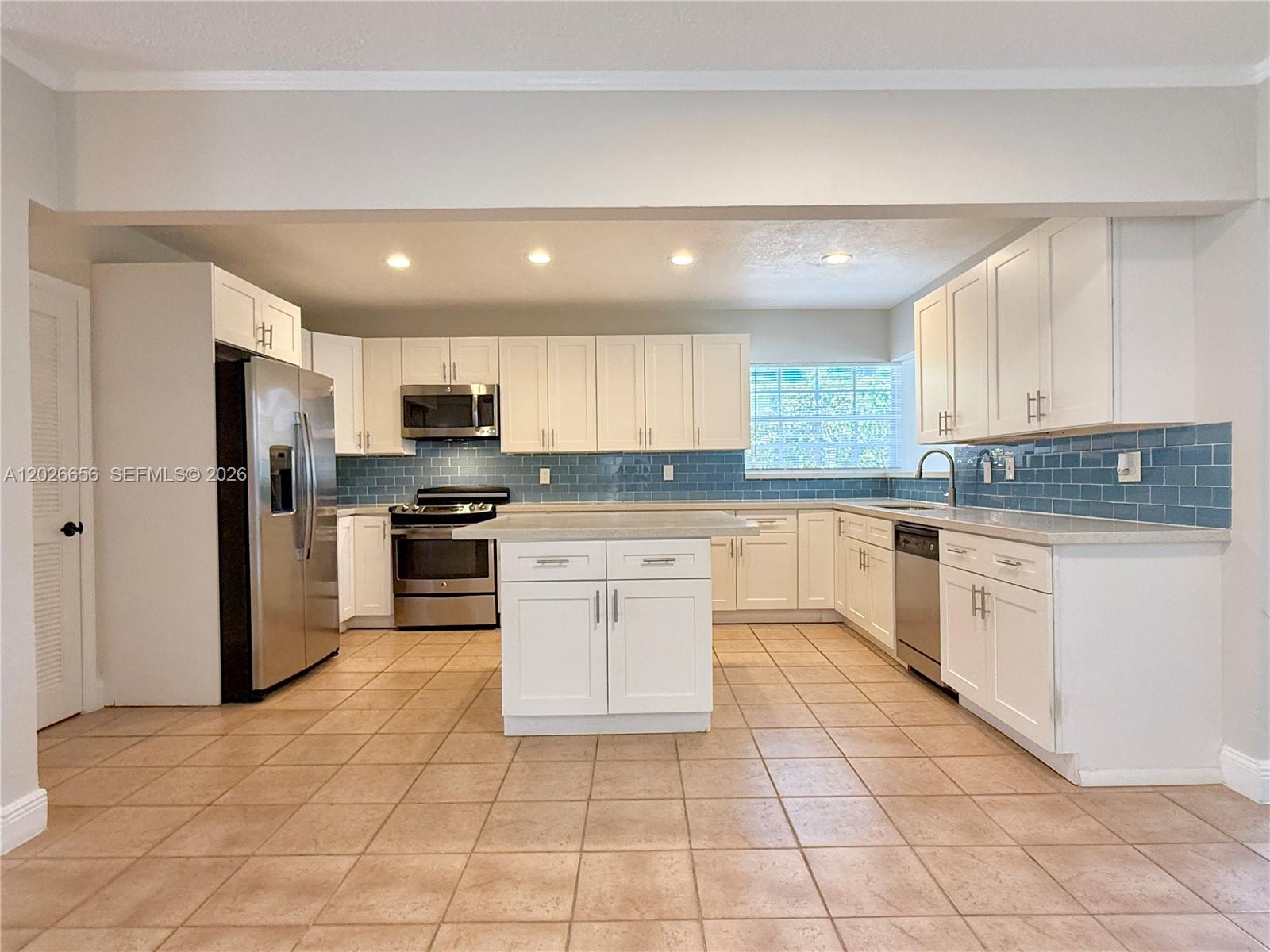 206 SE 3rd Pl, Dania Beach FL 33004