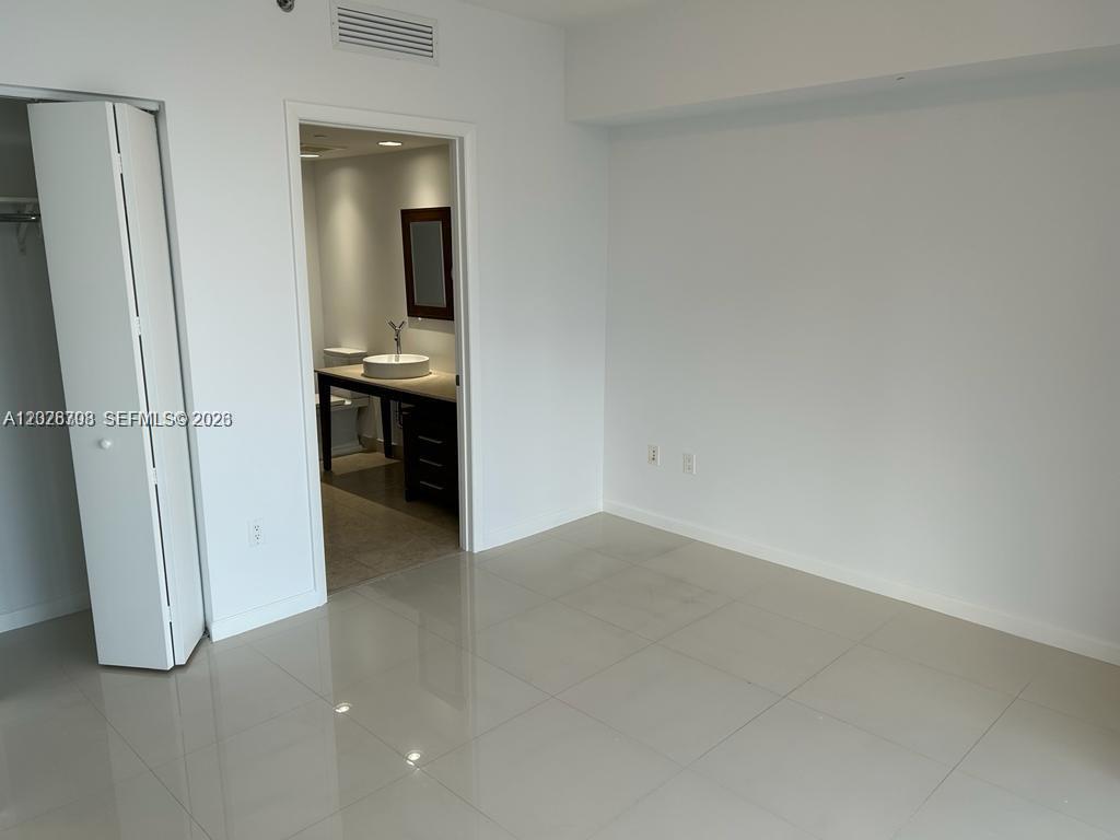 495 Brickell Ave #3203, Miami FL 33131