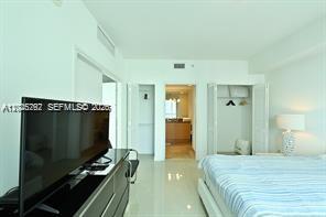 300 S Biscayne Blvd #T-2609, Miami FL 33131