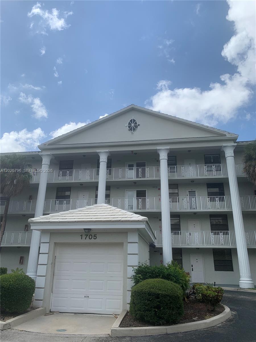 1705 Whitehall Dr #304, Davie FL 33324