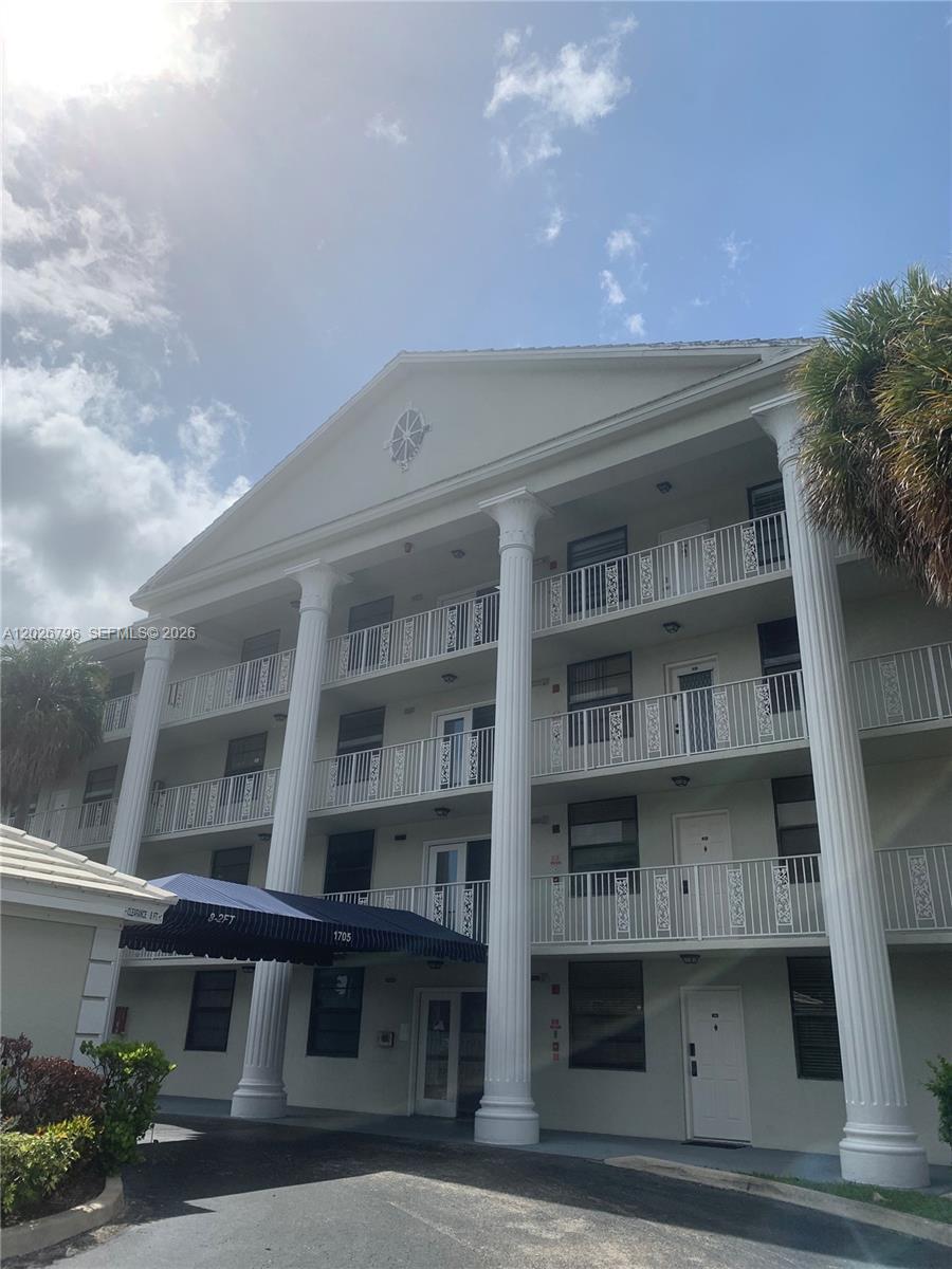 1705 Whitehall Dr #304, Davie FL 33324