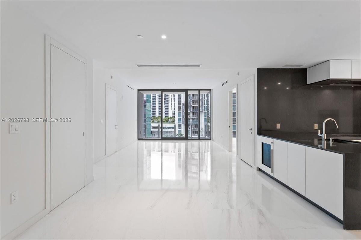 300 Biscayne Blvd Way #4609, Miami FL 33131
