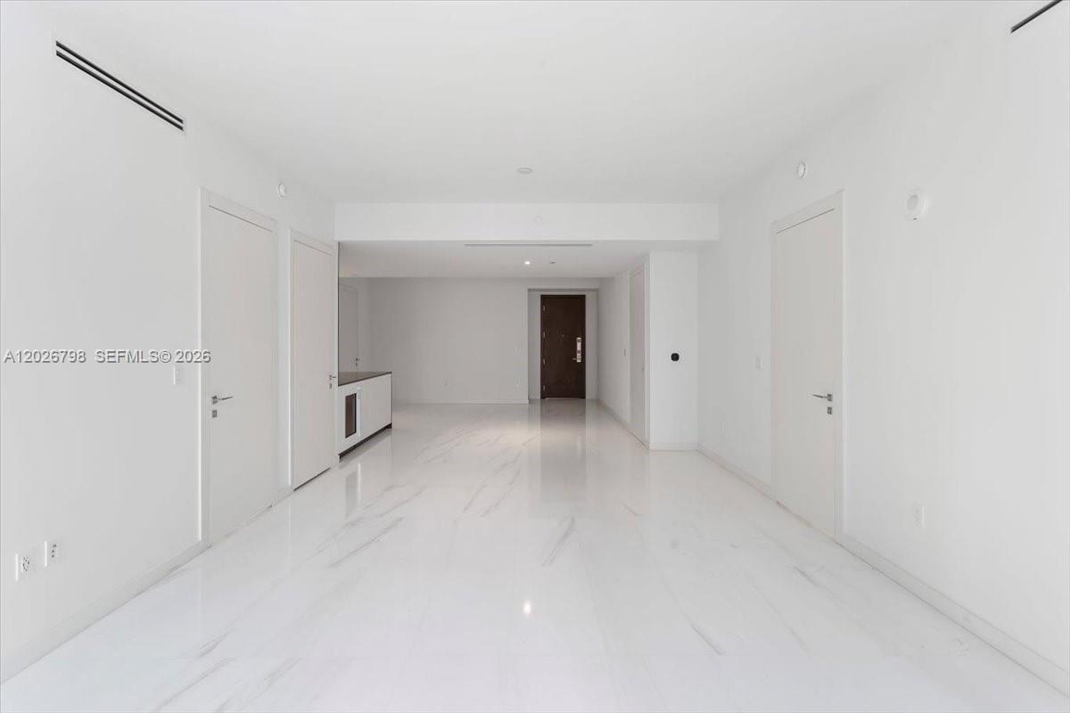 300 Biscayne Blvd Way #4609, Miami FL 33131