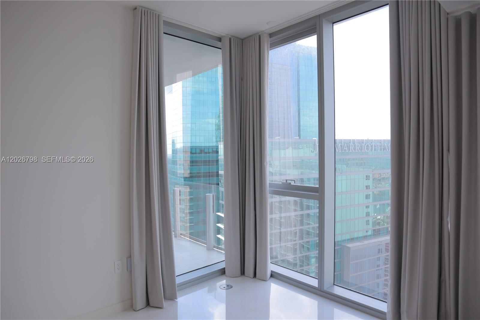 300 Biscayne Blvd Way #4609, Miami FL 33131