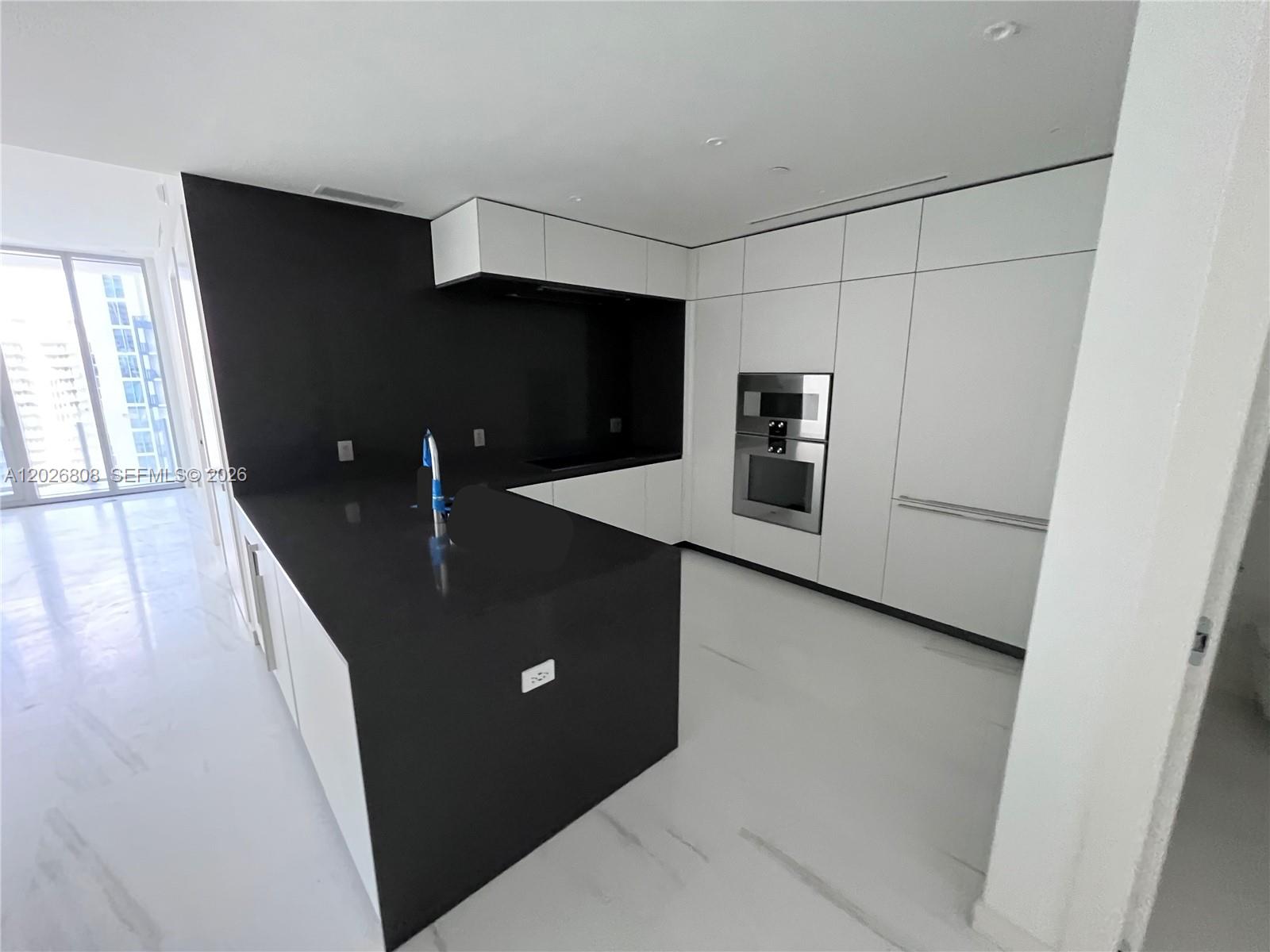 300 Biscayne Boulevard Way #2509W, Miami FL 33131