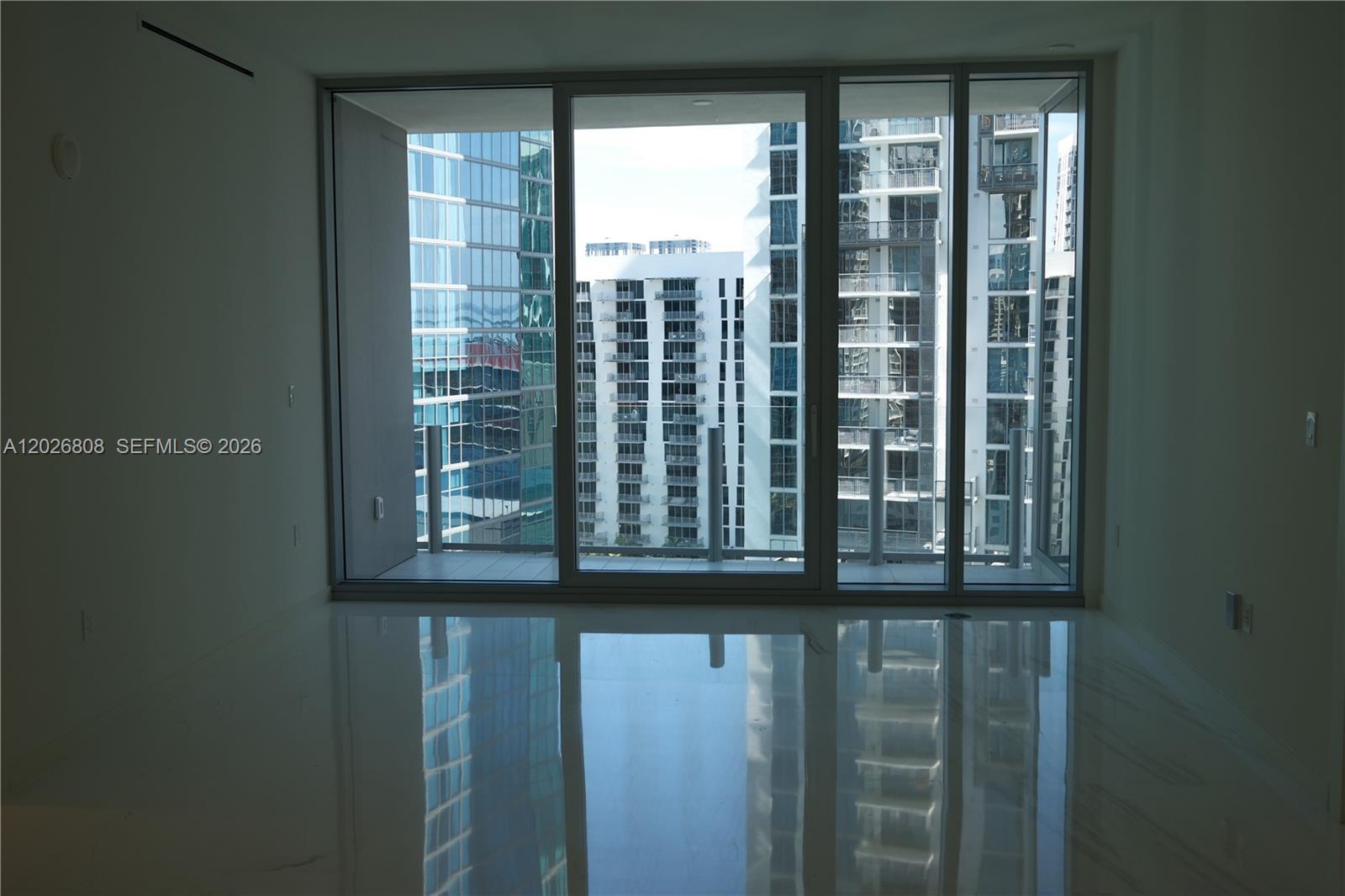 300 Biscayne Boulevard Way #2509W, Miami FL 33131
