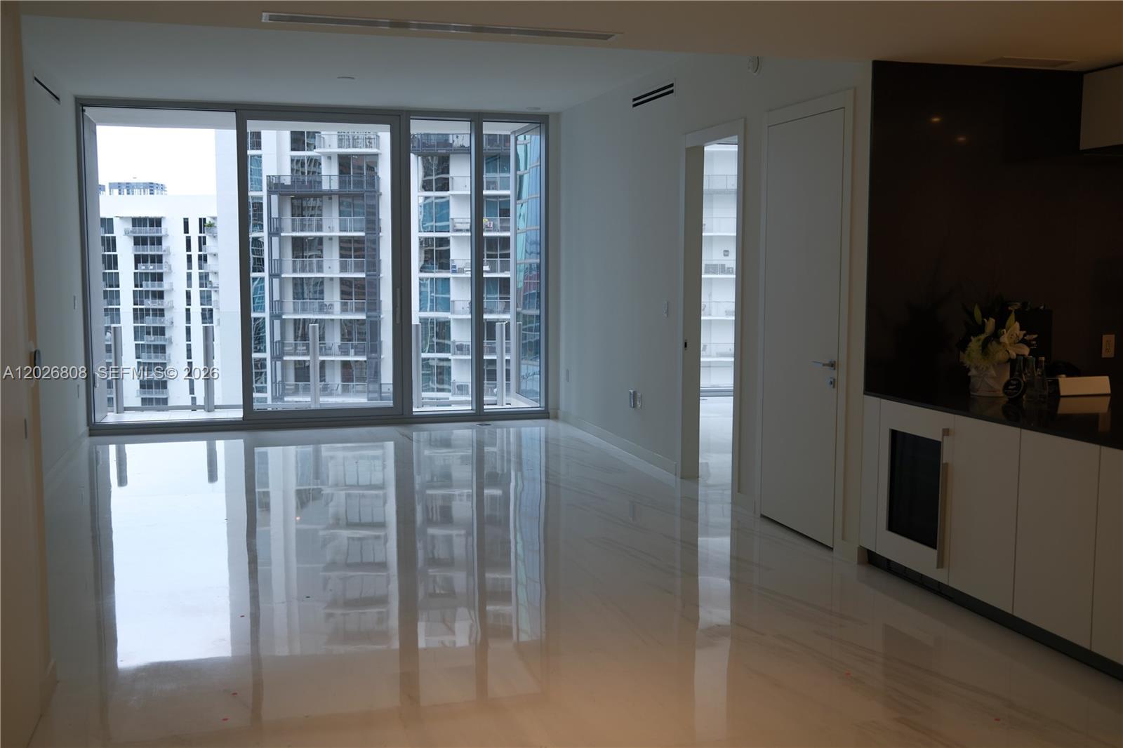 300 Biscayne Boulevard Way #2509W, Miami FL 33131