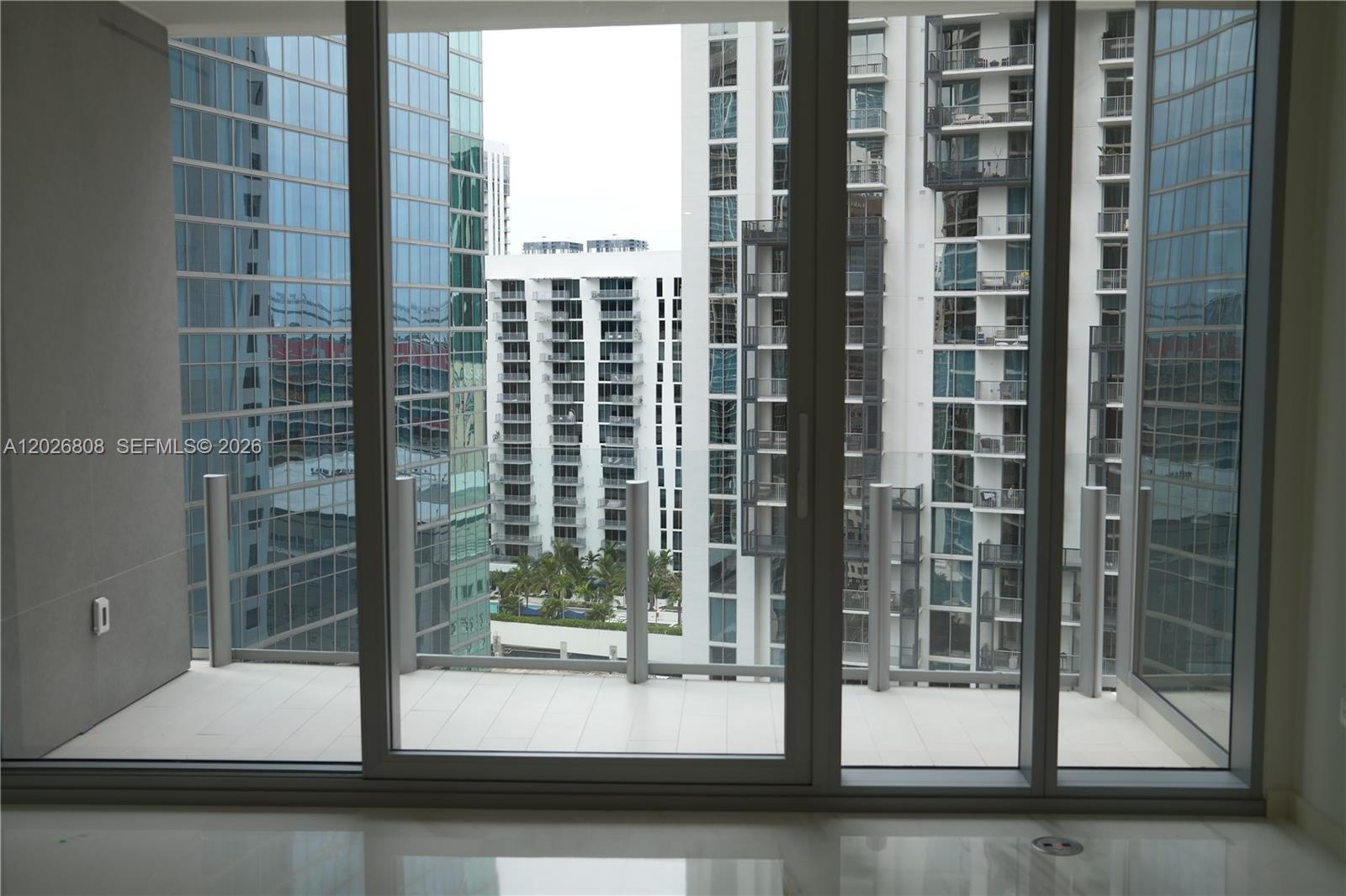 300 Biscayne Boulevard Way #2509W, Miami FL 33131