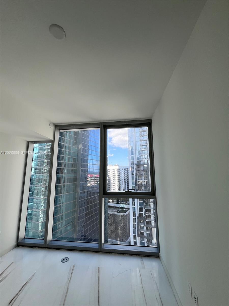 300 Biscayne Boulevard Way #2509W, Miami FL 33131
