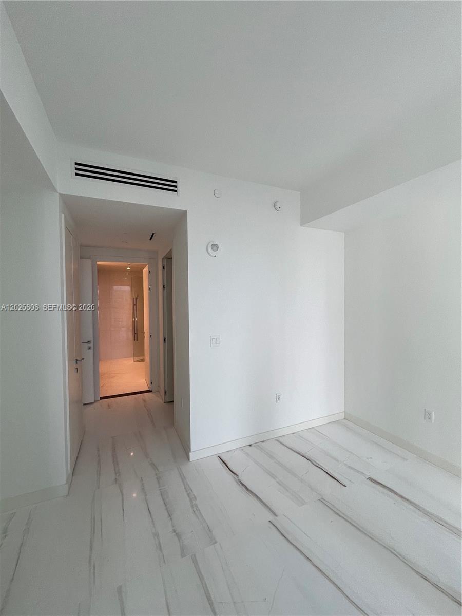 300 Biscayne Boulevard Way #2509W, Miami FL 33131