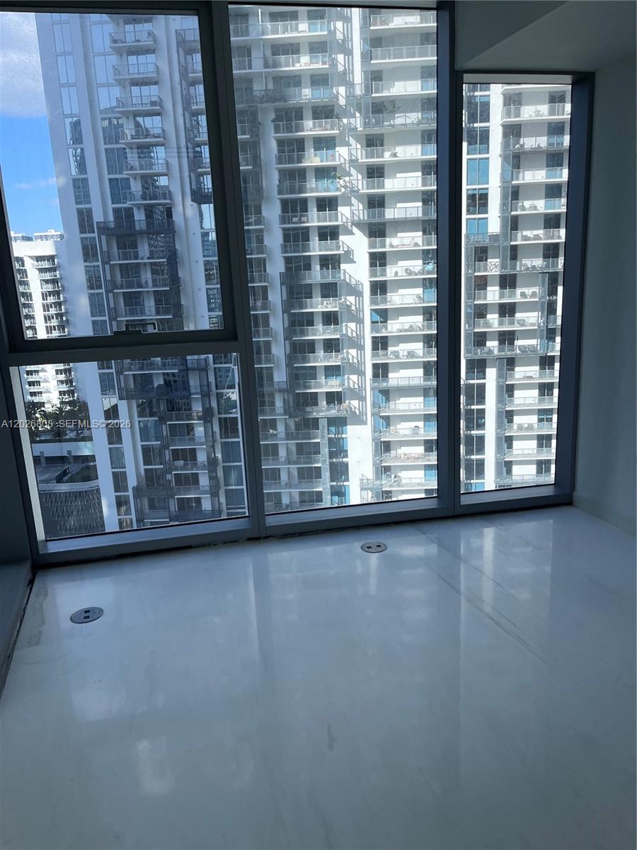 300 Biscayne Boulevard Way #2509W, Miami FL 33131