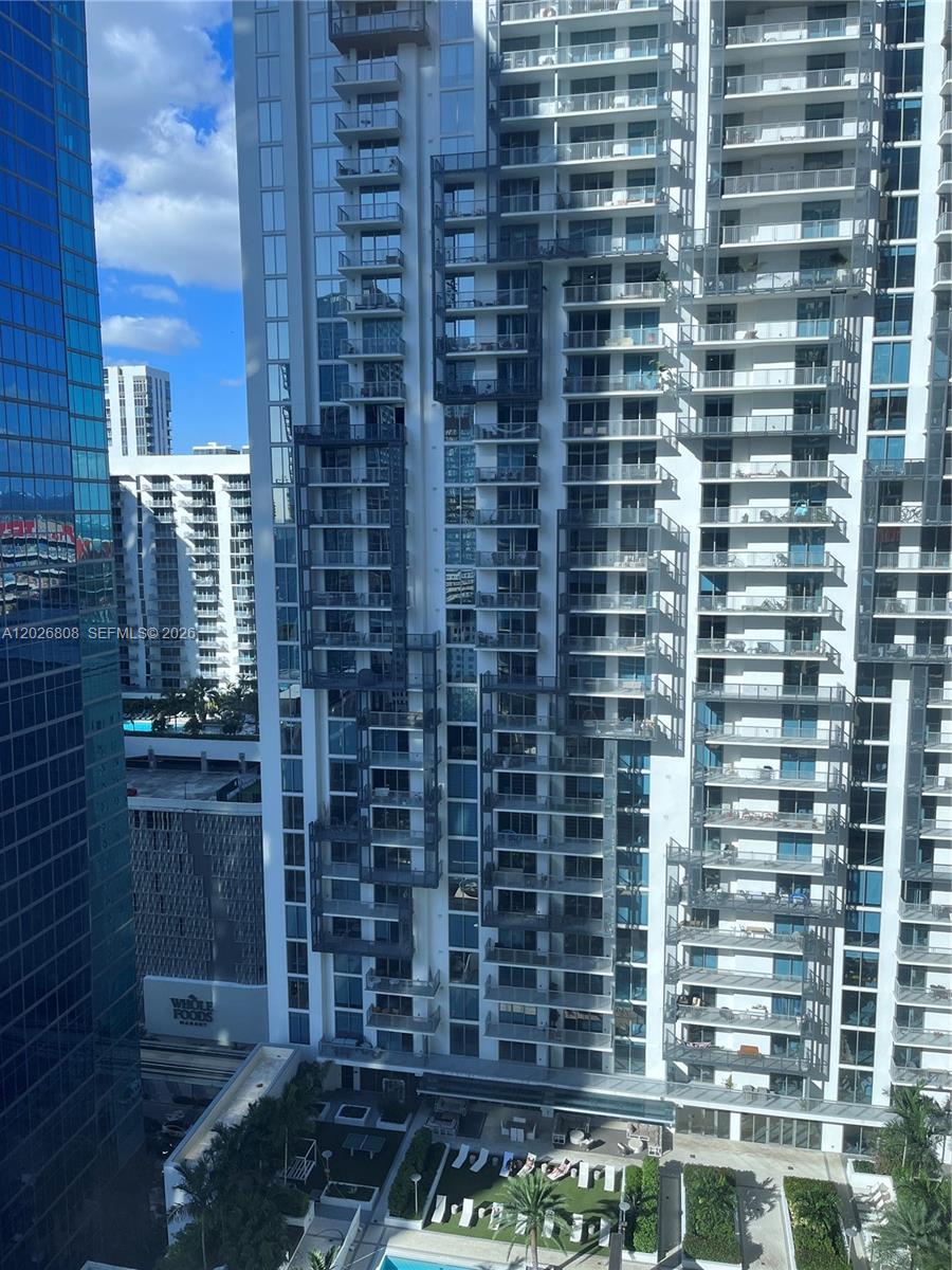 300 Biscayne Boulevard Way #2509W, Miami FL 33131