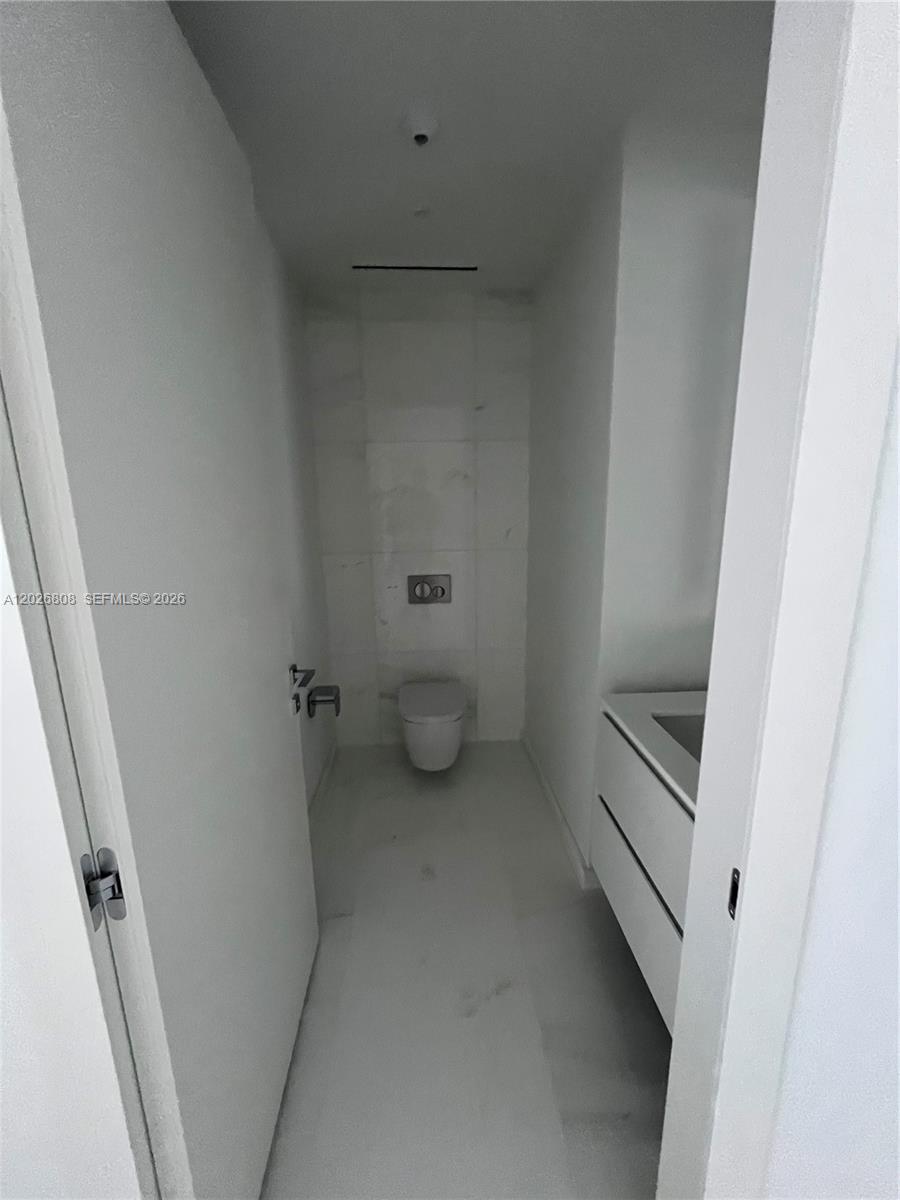300 Biscayne Boulevard Way #2509W, Miami FL 33131