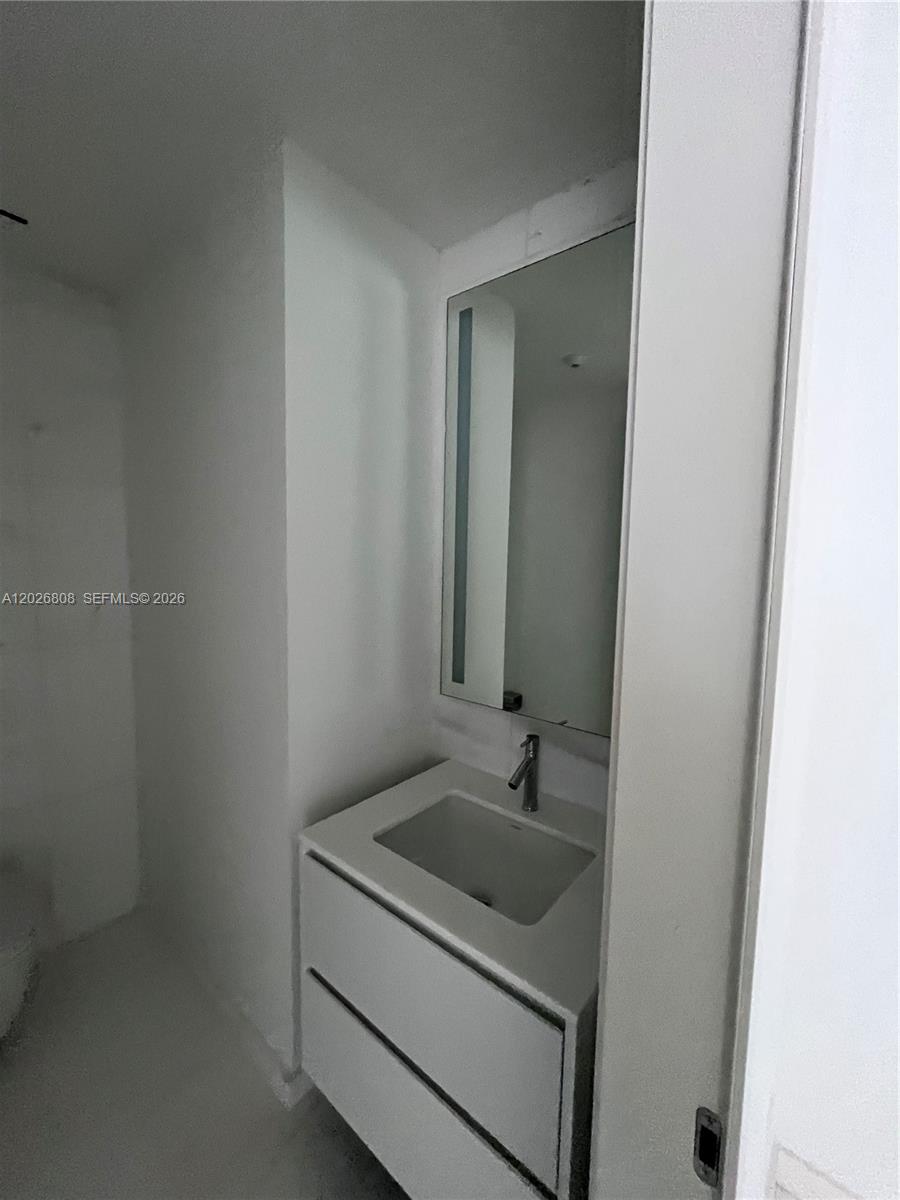 300 Biscayne Boulevard Way #2509W, Miami FL 33131