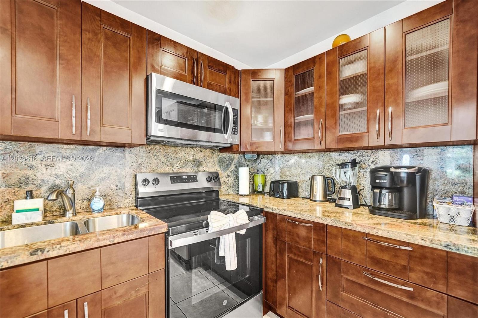 712 SW 7th terr, Hallandale Beach FL 33009
