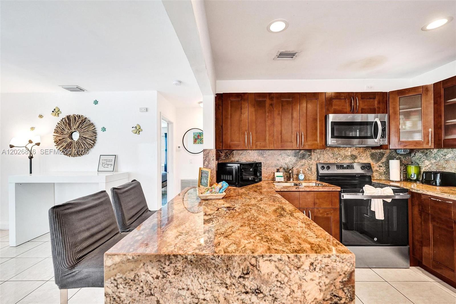 712 SW 7th terr, Hallandale Beach FL 33009