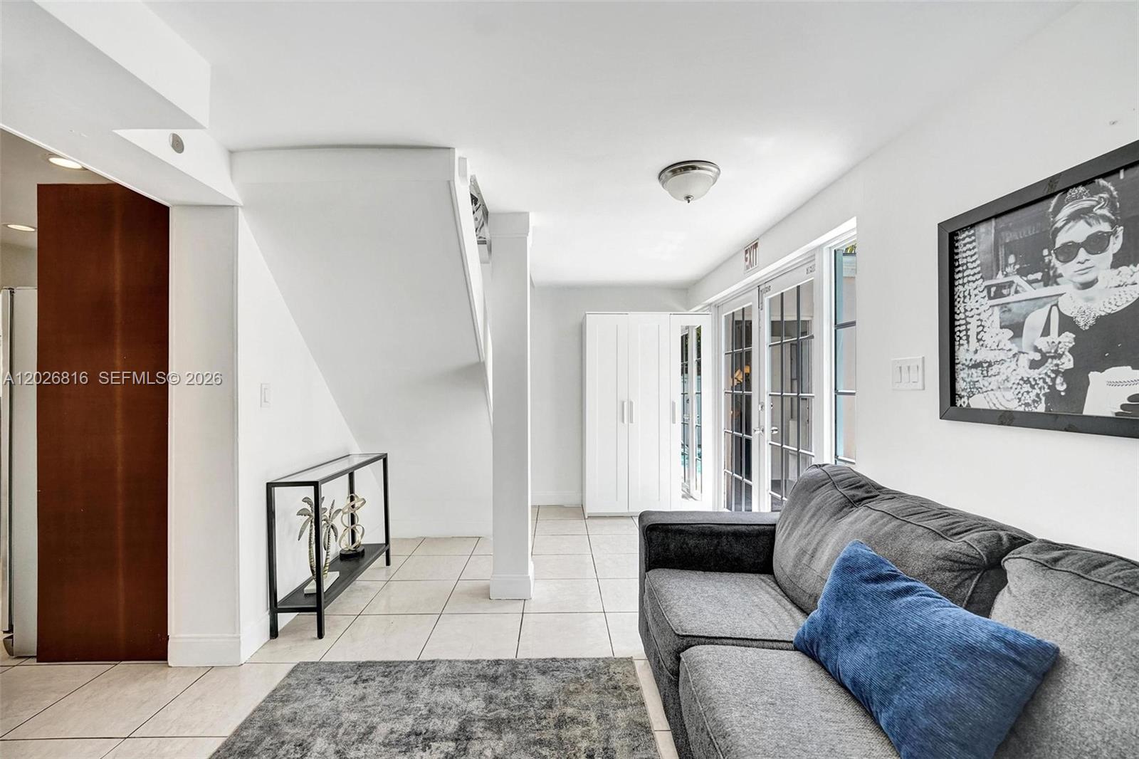 712 SW 7th terr, Hallandale Beach FL 33009