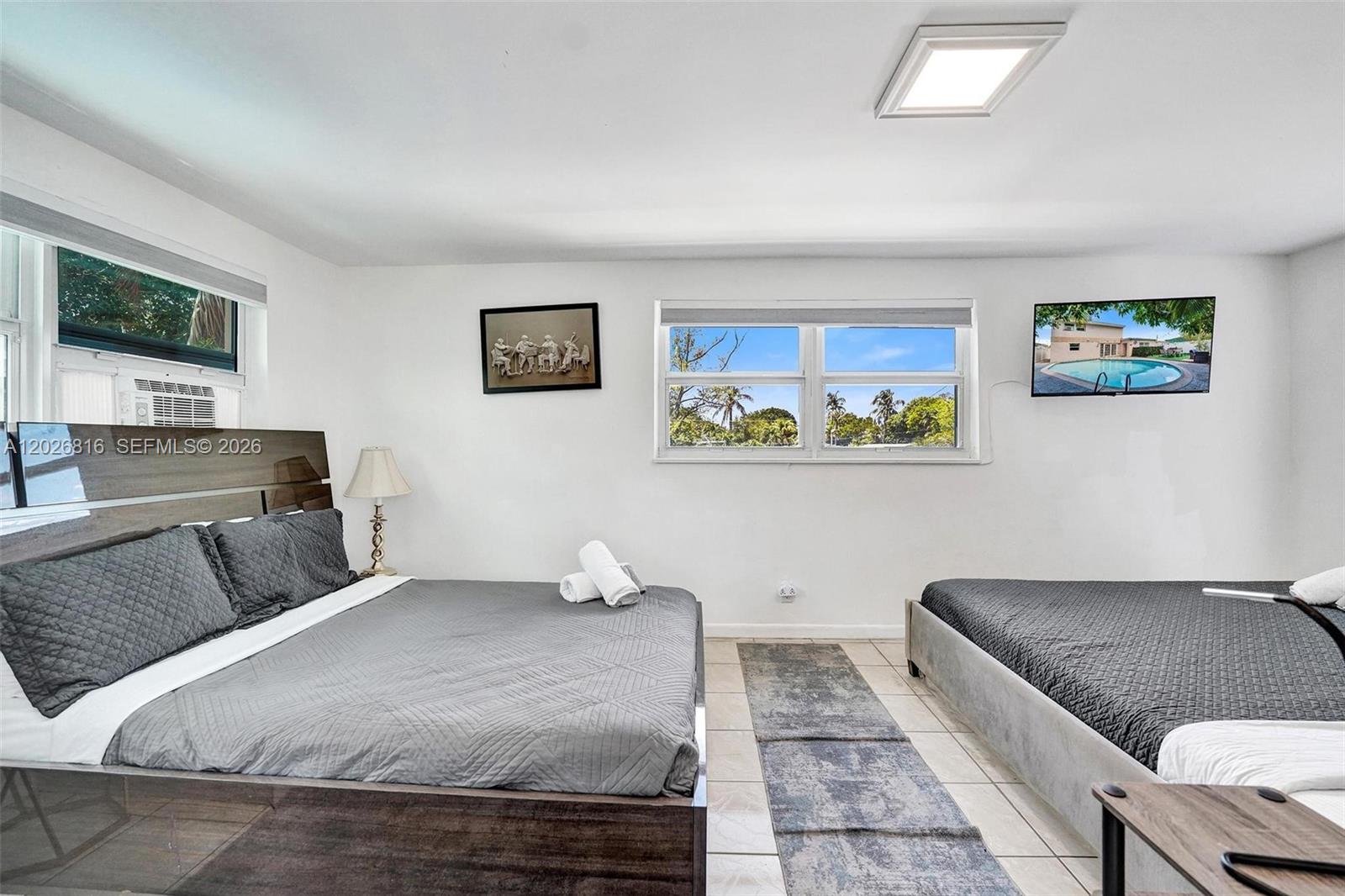 712 SW 7th terr, Hallandale Beach FL 33009